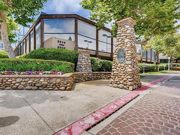2nd image of 8860 Villa La Jolla Dr Unit 221