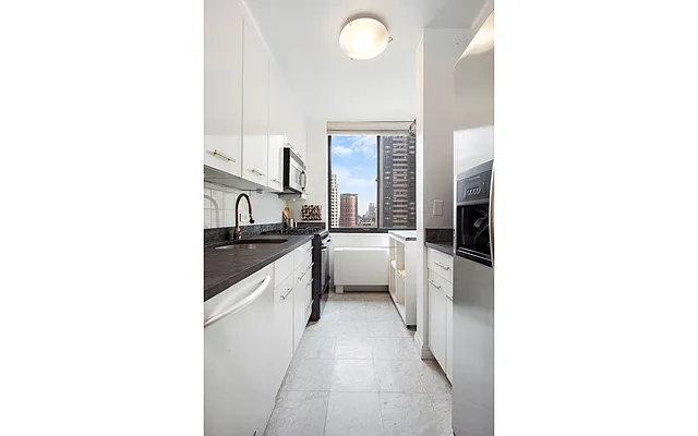 Rented by Douglas Elliman | media 8