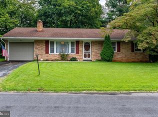 11 Pfautz Ave, Lititz, PA 17543