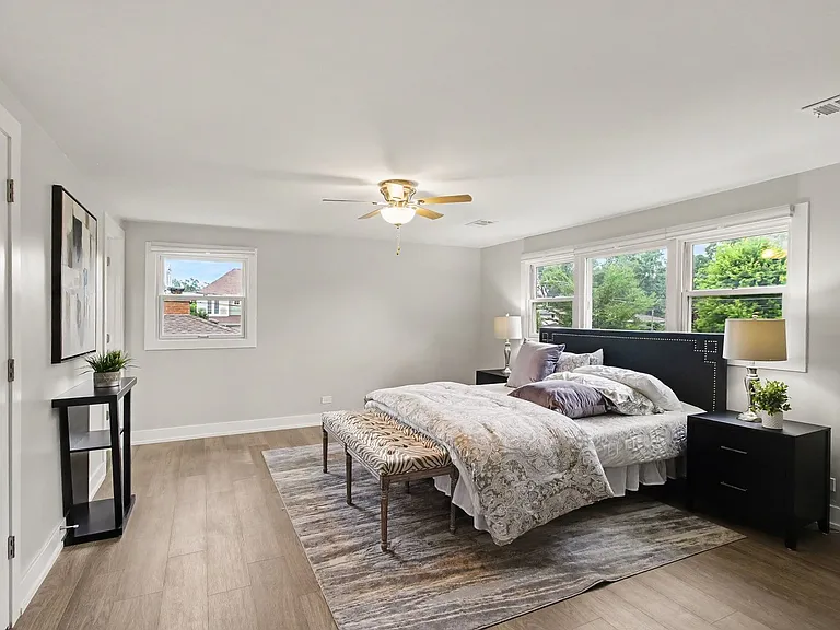 538 N Broadway Ave — Photo 15