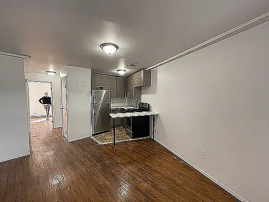 2nd image of 1001 Fulton St #5