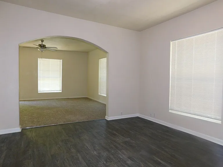 1608 Bois D Arc St — Photo 3