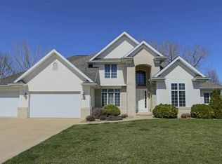 405 Rosebay Ln, Hudson, IA 50643