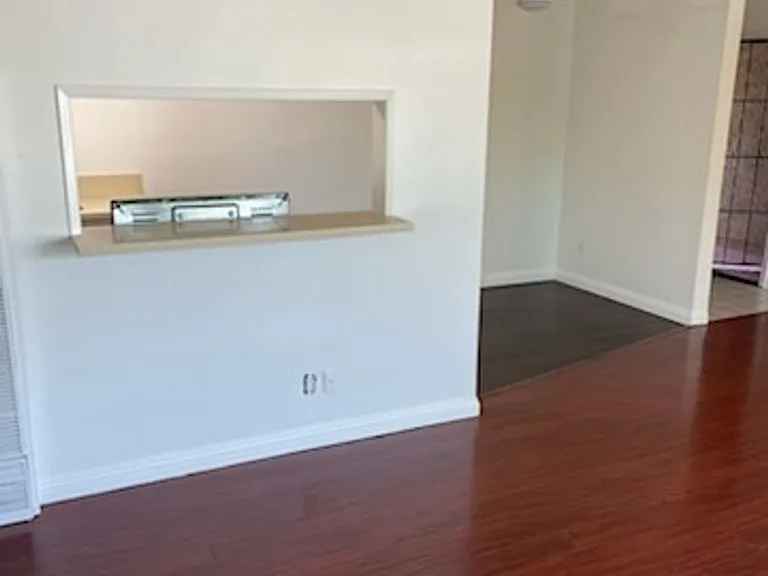 Apt 7222 Whittier — Photo 7