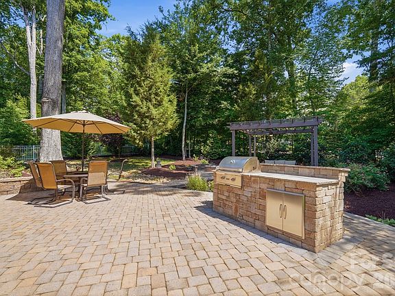 5th image of 1413 Screech Owl Rd