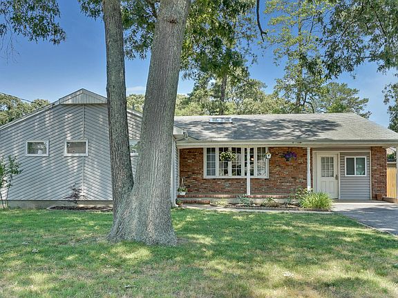 5th image of 108 Chestnut Dr