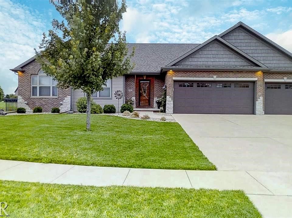 4 BEDROOMS-3 FULL BATHS-3 CAR GARAGE-1,900 SQ. FT. + FINISHED LOWER LEVEL