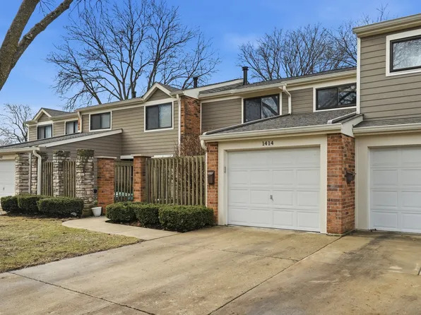 1414 N Bridgeport Dr, Mount Prospect, IL 60056