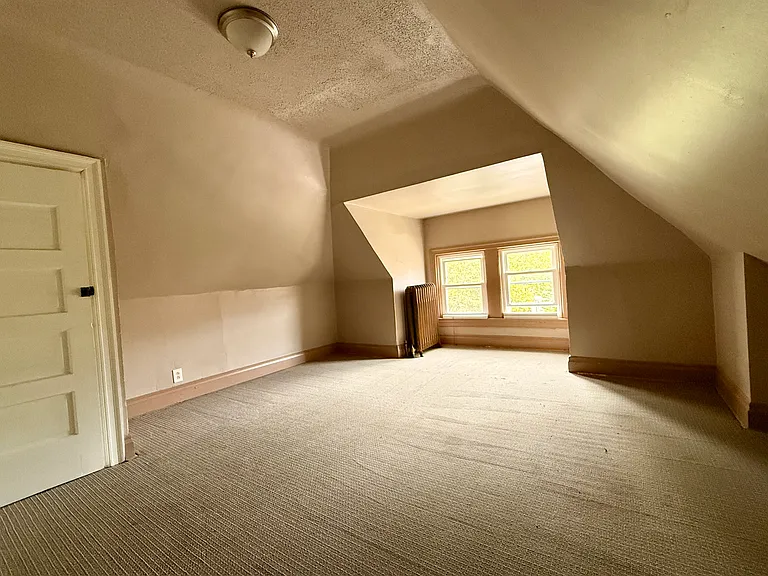 430 Edgemont St #2 — Photo 8