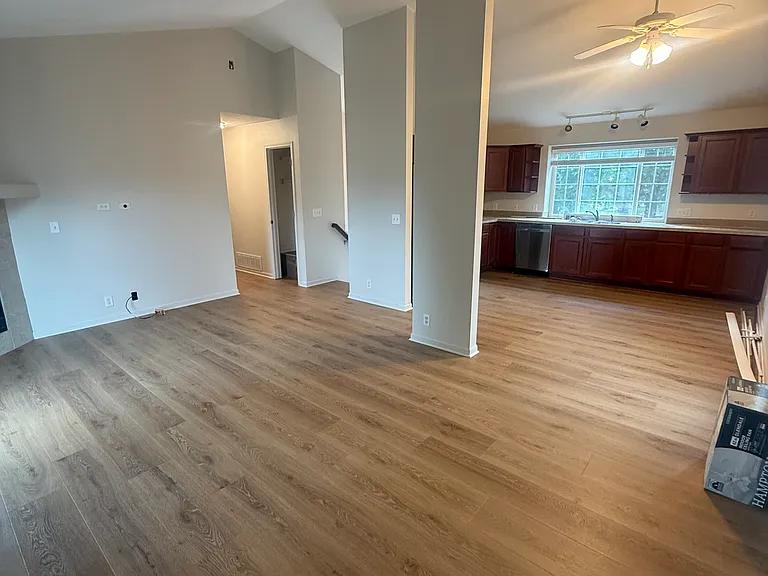 16863 Larimore Ave — Photo 3
