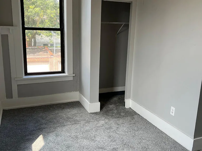 319 N Beatty St #4 — Photo 11