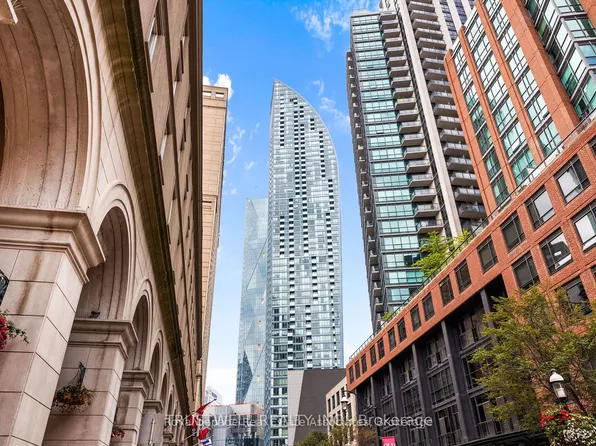 8 The Esplanade, Toronto, ON