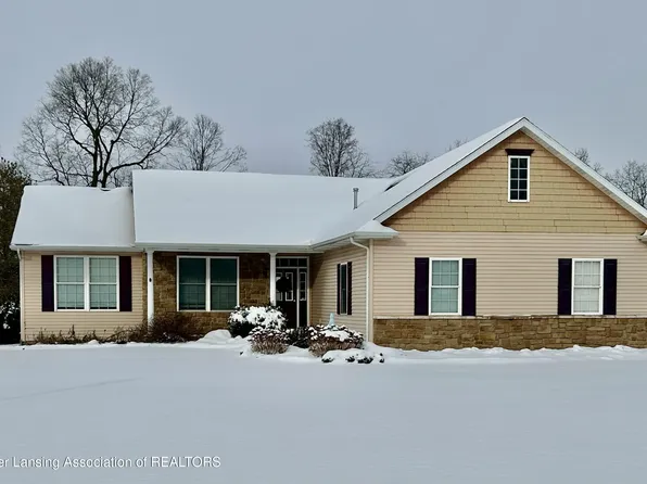 8433 River Bend Dr, Portland, MI 48875