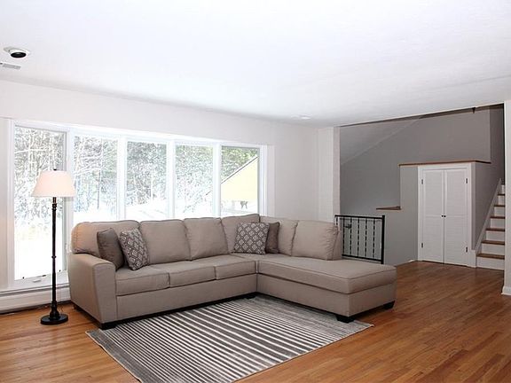 3rd image of 30 Murwood Dr