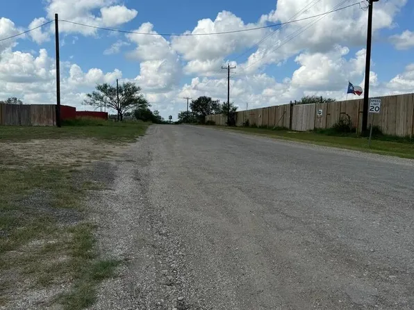 410 PULLINS RD LOT 1, Pleasanton, TX 78064