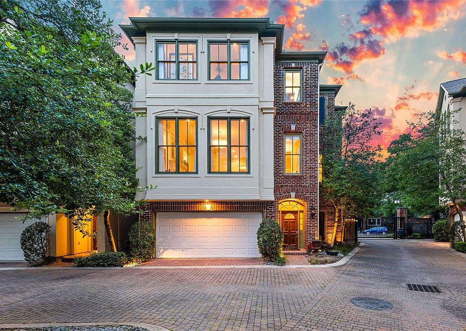 1st image of 1333 Hyde Park Boulevard