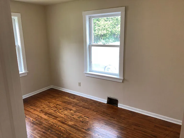 91 Airport Pkwy — Photo 14