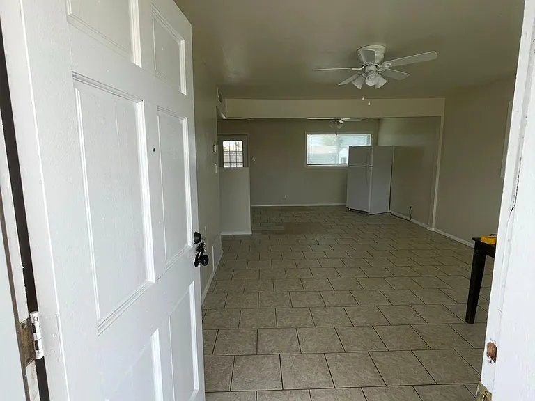 5712 Decatur Way — Photo 2