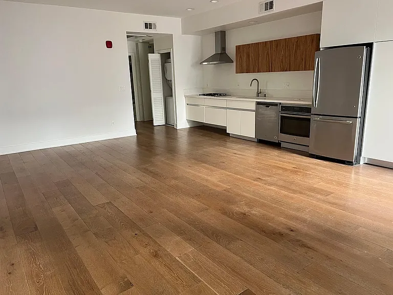 288 S Oakland Ave #111 — Photo 11