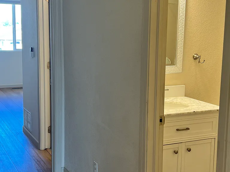 2070 Gonzaga Point — Photo 28