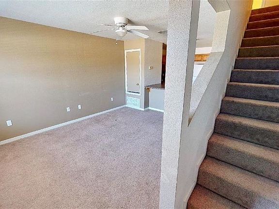 4th image of 1011 Lansberry Ct