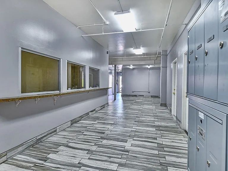 MacArthur Park Apartments — Photo 7