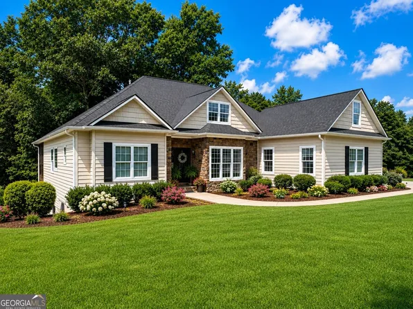 33 Highland Rd N, Dahlonega, GA 30533