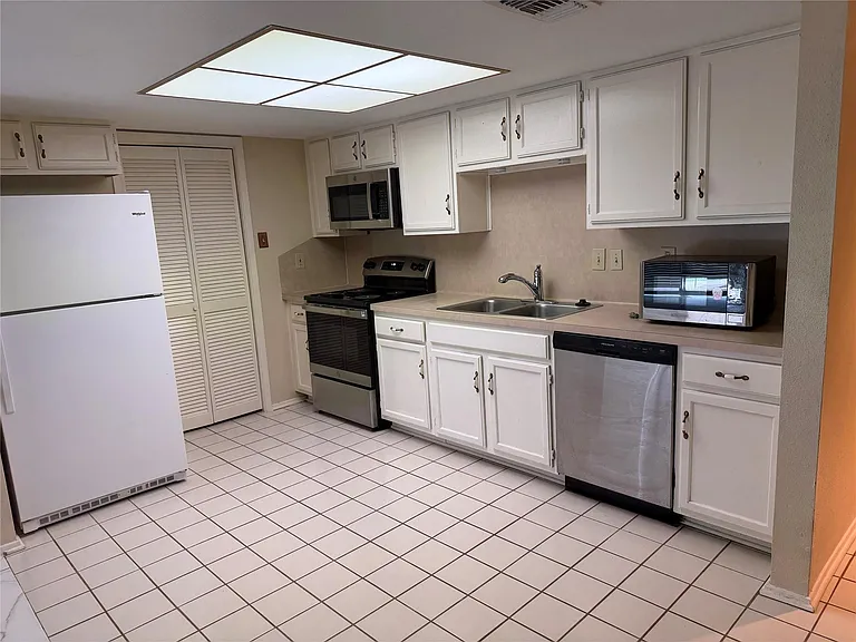 14777 Wunderlich Dr #2104 — Photo 33