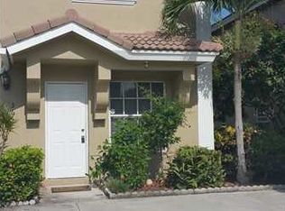 364 SW 122nd Ave, Pembroke Pines, FL 33025