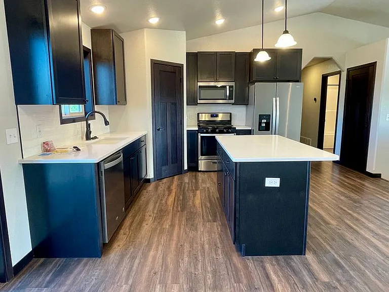 557 Mace Dr — Photo 6