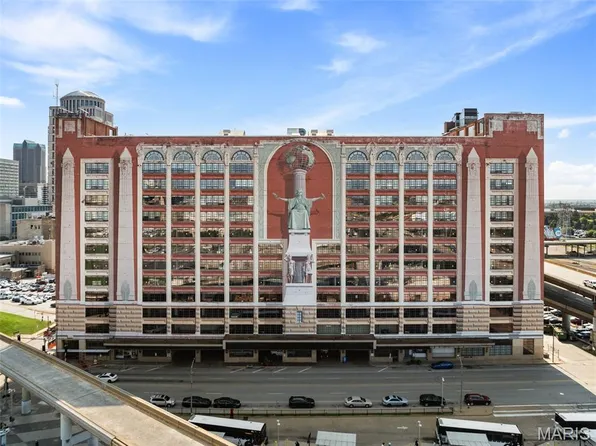 400 S 14th St APT 906, Saint Louis, MO 63103
