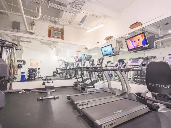 69-40 Yellowstone Boulevard image 2 of 18