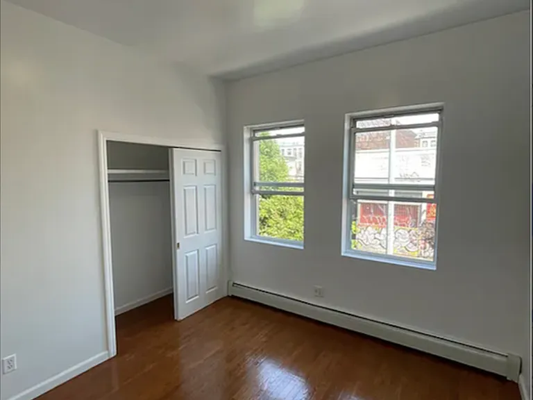 235 Starr St #2L — Photo 7