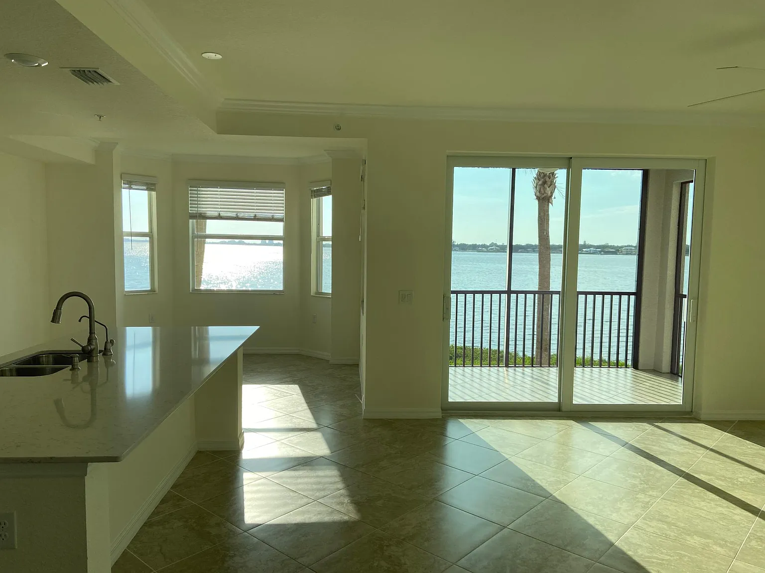 910 Tidewater Shores Loop — Photo 1