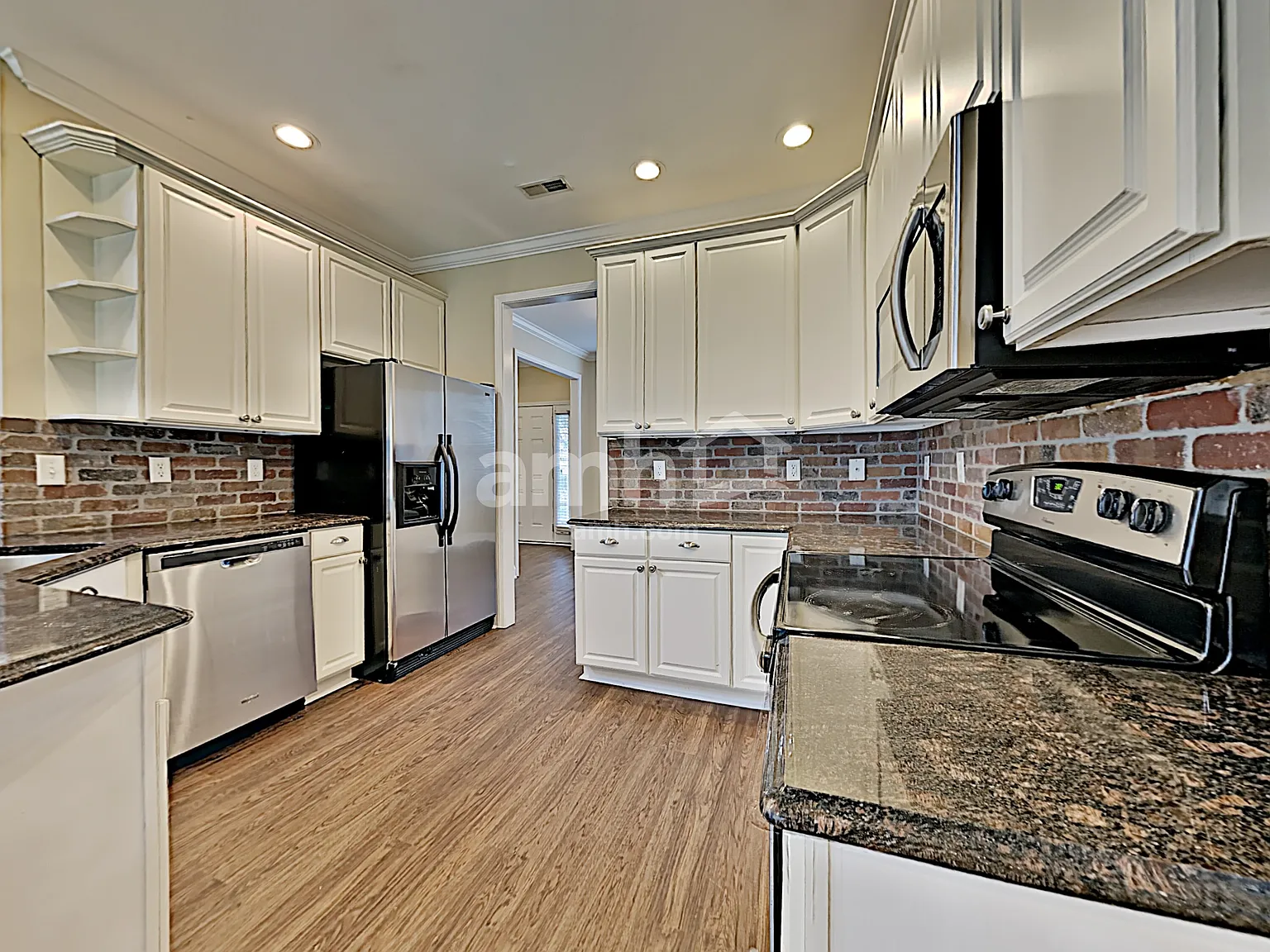 4 bed, 3.0 bath, 2682 sqft, $3,280 — Photo 4