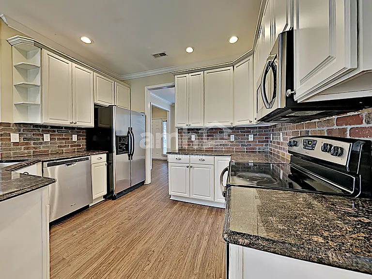 830 Tully Rd — Photo 4