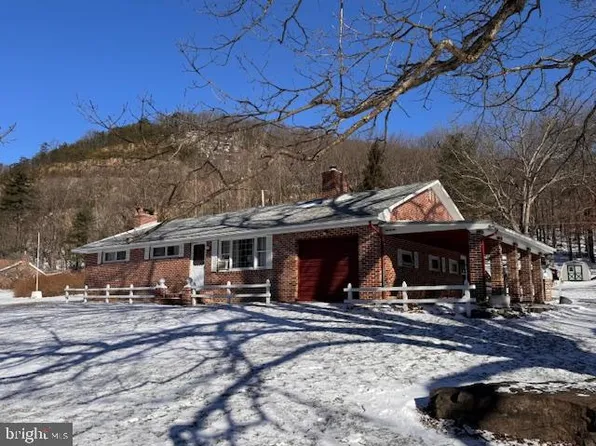 107 Pine St, Milroy, PA 17063