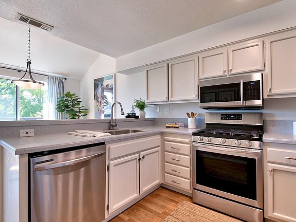 2nd image of 5 Summerhill Way