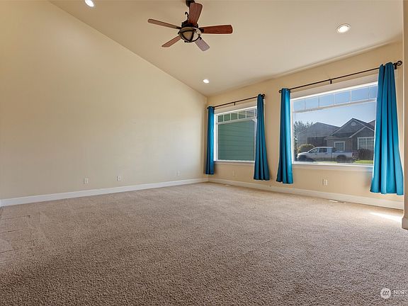 5th image of 2262 Plum Street
