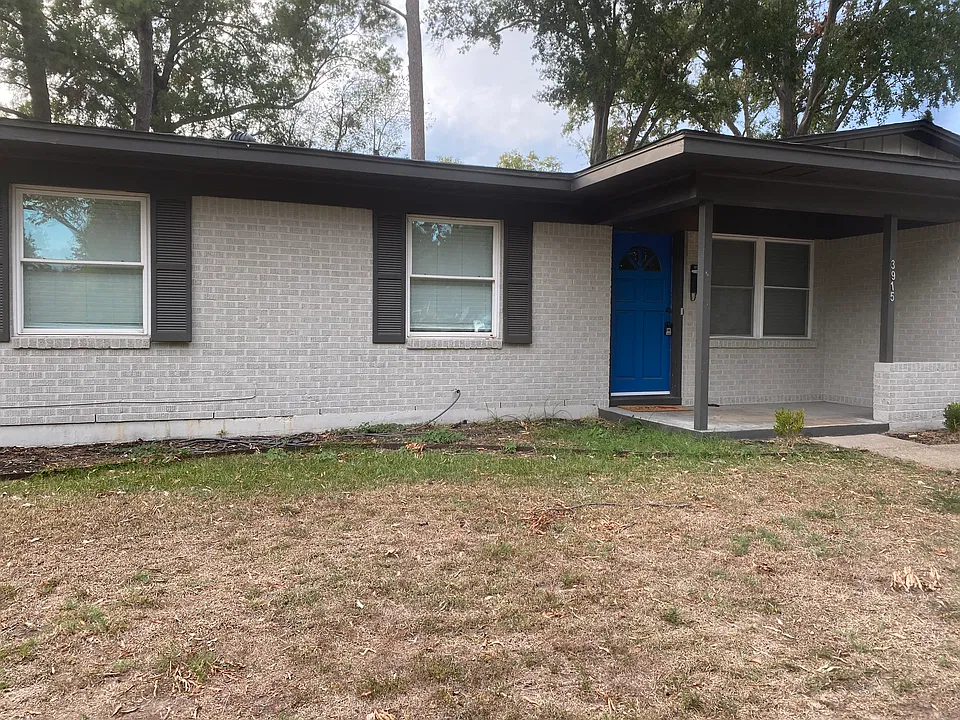 3915 Sabine Ave