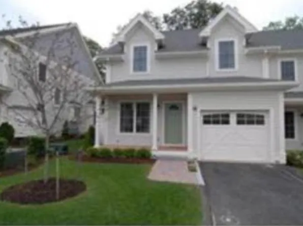 21 Junction Ln, South Hamilton, MA 01982