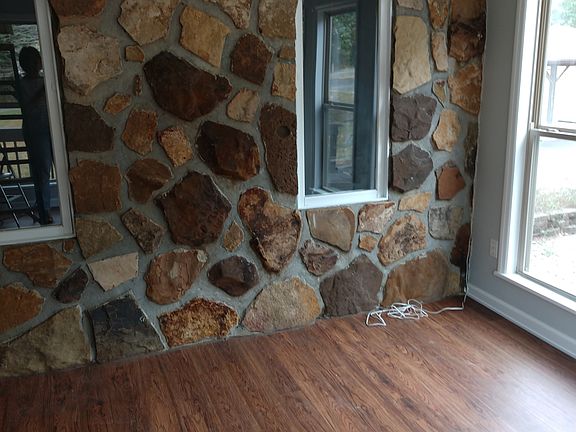 5th image of 1007 Nease Dr