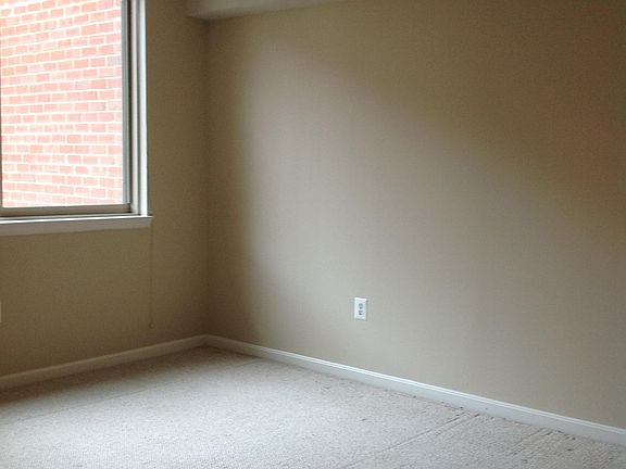 4th image of 3835 9th St #805W