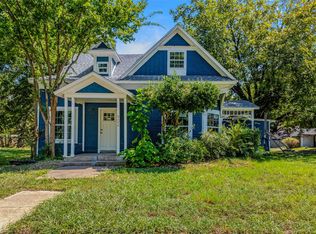 902 N Frances St, Terrell, TX 75160