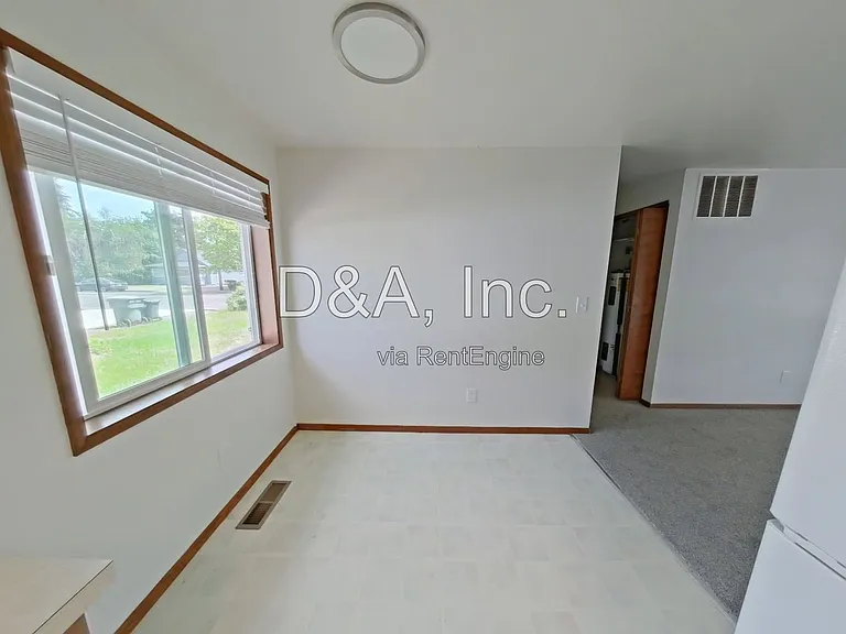 1451 Cedar St — Photo 6