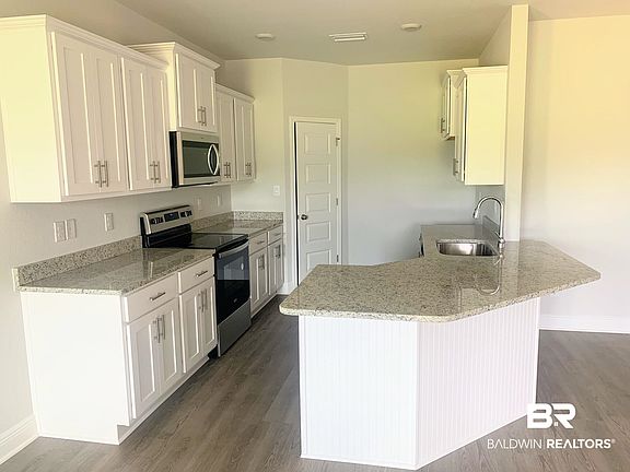 4th image of 13282 Shoshoney Cir