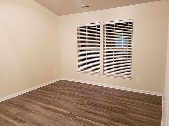 3rd image of 27897 Hopkins Dr #1