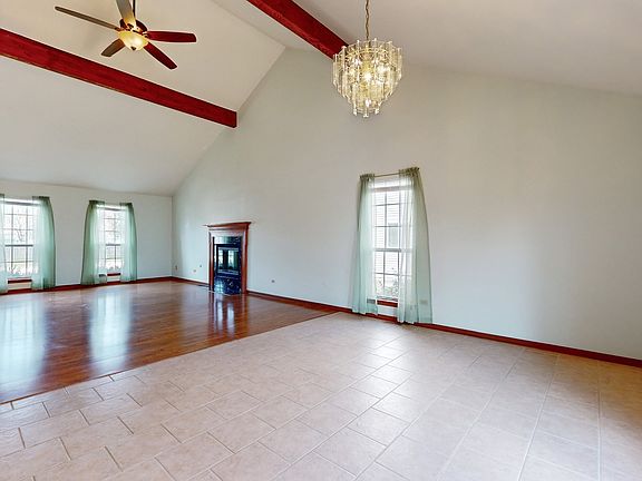 5th image of 253 Stafford Dr