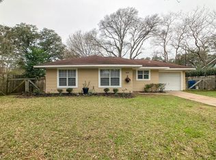 909 Dollins St, Katy, TX 77493