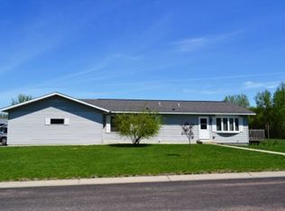 903 Wolf Ridge Ln, Waterville, MN 56096